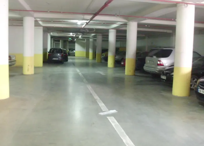 Terminal 3* ティラナ