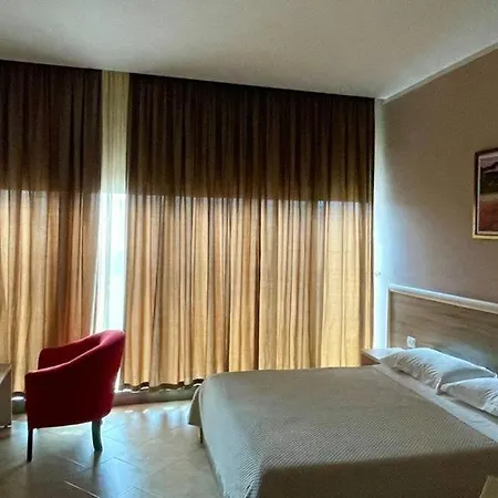 Terminal ティラナ