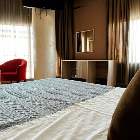 Terminal ホテル ティラナ