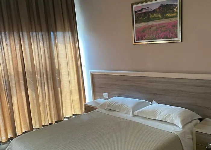 Terminal ホテル ティラナ